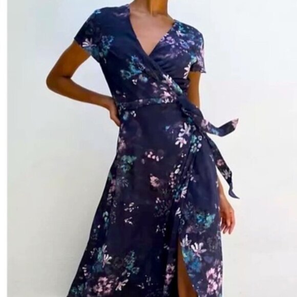 Babaton Dresses & Skirts - Aritzia Babaton Wrap Floral Maxi Dress Size XS